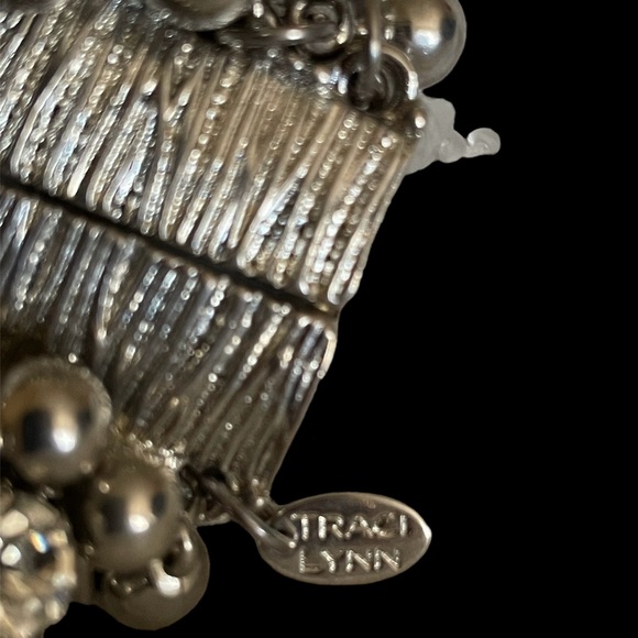 Tracy, Lynn chunky magnetic bracelet - Picture 4 of 11
